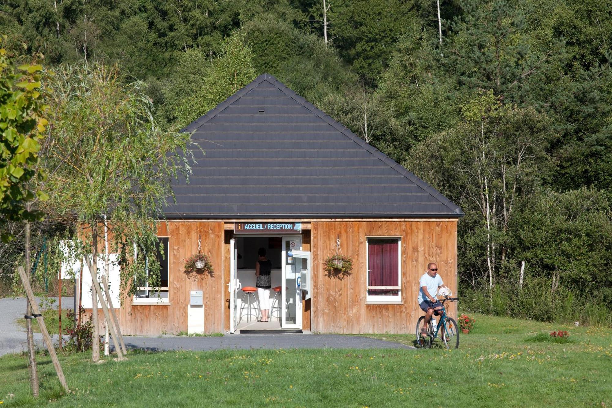 Égletons Vacanceole - Residence Le Domaine Du Bosquet المظهر الخارجي الصورة