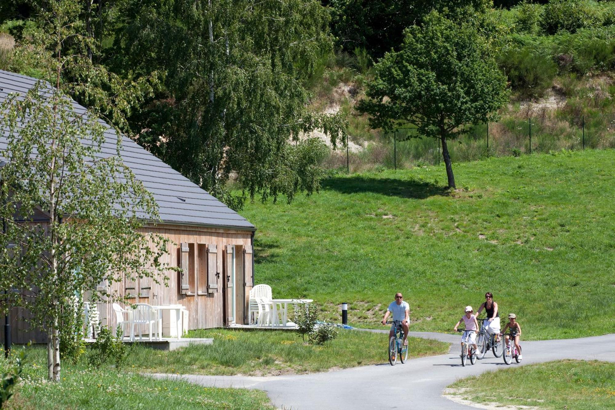 Égletons Vacanceole - Residence Le Domaine Du Bosquet المظهر الخارجي الصورة